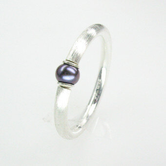 Ring Java mit grauer Perle