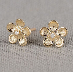 B Blossom Ohrringe aus Gold und mit Diamanten besetzt