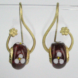Ohrhänger Blüte vergoldet mit roten Beads 