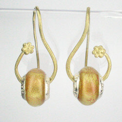 Ohrhänger Blüte vergoldet mit orangegoldenen Beads 