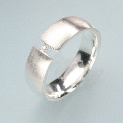 Manuela Carl Ring in Spannring-Optik mit Diamant, Silber