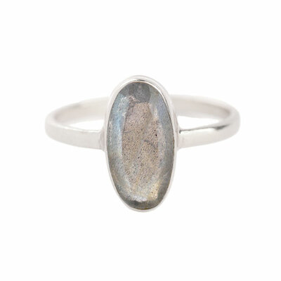 Muja Juma Ring Labradorit, oval, silber