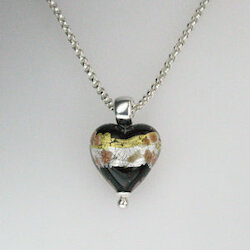 Schwarz-buntes Muranoglas-Herz mit Silberkette
