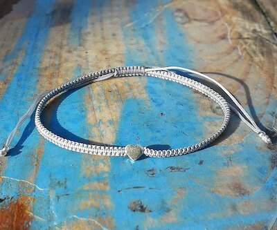 Makramee Freundschafts-Armband grau, Herz, Silber