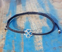 Makramee Glücksbringer-Armband dunkelblau, Kleeblatt Silber