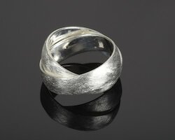 sim Schmuck Ring Yola, crossed, Silber